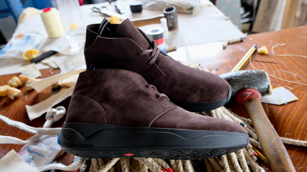 Finch Chukka in Chestnut suede, detail
